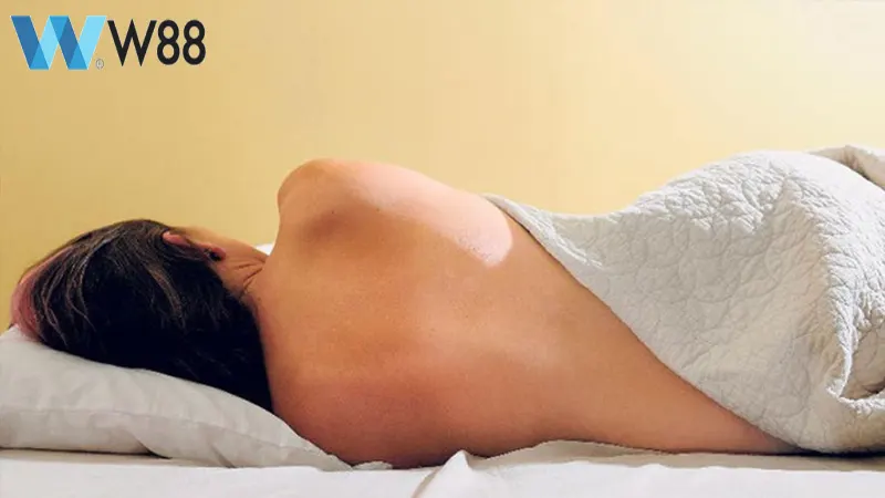 Mơ thấy không mặc đồ đánh số gì ?